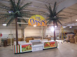 <p>Our 19' King Palms are turning the Fruit Juice Stand into a true Tropical Oasis (Indoor Use Only)</p>                                                      